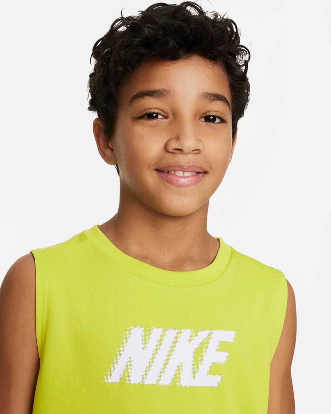 Playera Nike Dri-FIT Multi Prenda sin mangas para niño